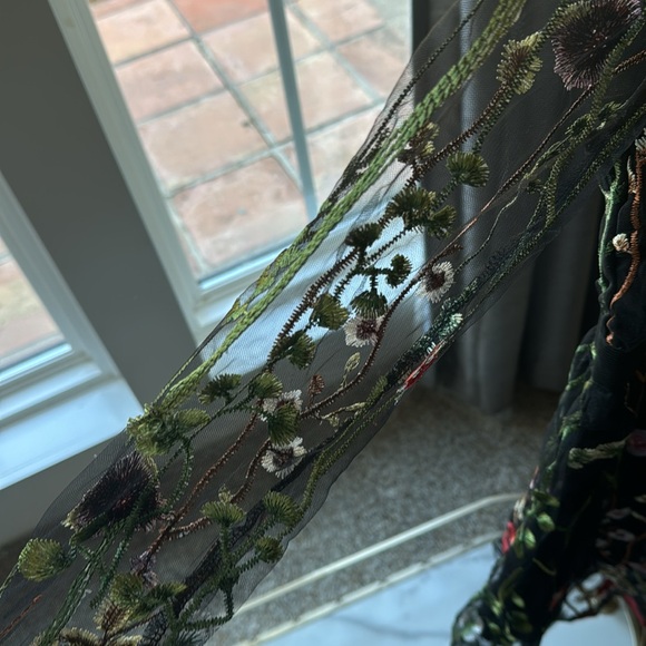 Milumia Embroidery Tunic Party Dress Size Medium NWOT - Picture 3 of 3